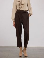 BGN Spodnie w kolorze brązowym rozmiar: 38. Brązowe spodnie materiałowe BGN, bez wzorów, z materiału, z podwyższonym stanem. Za 141.85 zł.