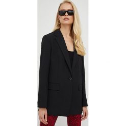 BOSS marynarka 50458647 kolor czarny jednorzędowa gładka. Czarne marynarki i żakiety Boss, bez wzorów, z materiału, klasyczne, bez ramiączek. Za 1,689.90 zł.