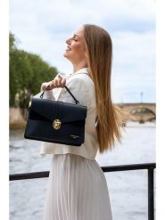 Victor & Hugo Paris Skórzana torebka "Phoenix" w kolorze czarnym - 21 x 5 x 7 cm rozmiar: onesize. Czarne torebki klasyczne Victor & Hugo Paris, bez wzorów, z materiału, na ramię, bez dodatków. Za 347.99 zł.