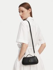 Calvin Klein Torebka LV04F3679G Czarny. Czarne torebki klasyczne Calvin Klein, bez wzorów, ze skóry, bez dodatków. Za 409.99 zł.