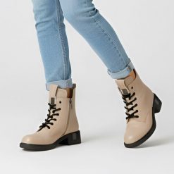 Botki damskie Vinceza, ze skóry na płaskim obcasie sznurowane i zapinane na zamek, beżowe, 66818-BE. Brązowe botki VINCEZA, bez wzorów, ze skóry, eleganckie, bez obcasa, na obcasie, bez zapięcia. Za 189.00 zł.