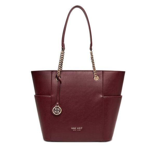 Torebka Nine West. Czerwone shopper bag Nine West, bez wzorów, bez dodatków. Za 249.99 zł.