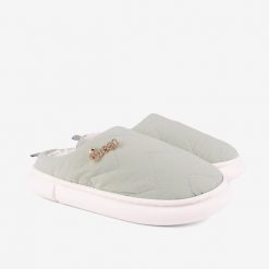 Kapcie damskie Coqui. Białe kapcie Coqui, bez wzorów. Za 157.99 zł.