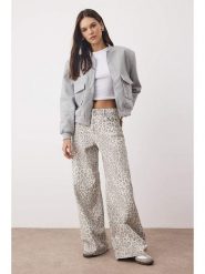 Trendyol Dżinsy - Wide Leg - w kolorze beżowym rozmiar: 36. Brązowe jeansy Trendyol, bez wzorów, z bawełny, klasyczne, z podwyższonym stanem. Za 119.95 zł.
