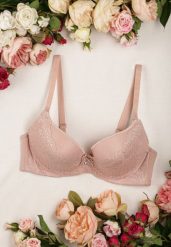 Różowy Biustonosz z Efektem Push Up i Koronką Mindia. Czerwone biustonosze Renee, z aplikacjami, z jeansu. W wyprzedaży za 27.99 zł.