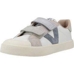 Buty VICTORIA OLIVER BAREFOOT Niebieski. Niebieskie trekkingi VICTORIA, bez wzorów, z materiału, bez zapięcia, trekkingowe. Za 189.99 zł.