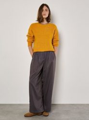 Apricot Sweter w kolorze musztardowym rozmiar: XL. Żółte swetry Apricot, xl, bez wzorów, bez ramiączek. Za 132.05 zł.