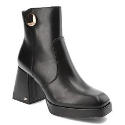 Czarne Botki Chebello Modne Skórzane Buty Na Obcasie. Czarne botki CheBello, z aplikacjami, ze skóry, bez obcasa, na obcasie, bez zapięcia. Za 479.00 zł.