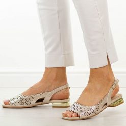 Złote sandały damskie na obcasie Potocki 43339. Żółte sandały POTOCKI, bez wzorów, ze skóry, eleganckie, bez obcasa, na obcasie, bez zapięcia. Za 169.00 zł.