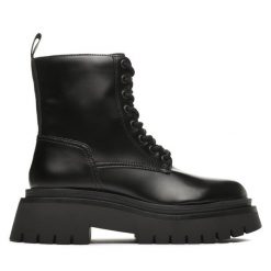 Botki Pepe Jeans. Czarne botki Pepe Jeans, bez wzorów, z jeansu, bez obcasa, na płaskiej podeszwie, bez zapięcia. Za 349.99 zł.