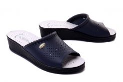 SANITAL FLEX 698/I blue, klapki damskie. Niebieskie klapki Sanital-Flex, bez wzorów, ze skóry, bez obcasa, na koturnie, bez zapięcia. Za 114.90 zł.