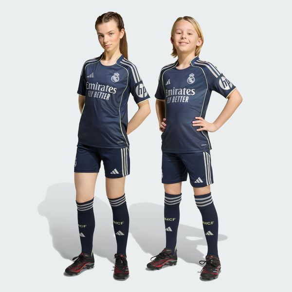 Szorty Real Madrid 25/26 Away Kids. Niebieskie szorty adidas, bez wzorów, sportowe. Za 179.00 zł.