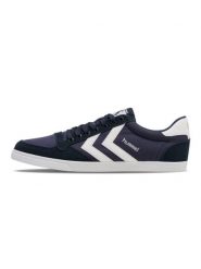 Buty sportowe dla dorosłych Hummel Slimmer stadil. Czerwone buty treningowe Hummel, bez wzorów, z materiału, bez zapięcia, trekkingowe. Za 336.00 zł.