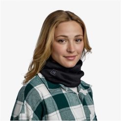 Komin na szyję - Bandana BUFF Knitted Neckwarmer Niels Evo B Lack. Czarne szaliki i kominy Buff, na zimę, bez wzorów, z dzianiny, retro. Za 147.95 zł.