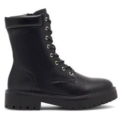 Botki JENNY. Czarne botki Jenny, bez wzorów, bez obcasa, na płaskiej podeszwie, bez zapięcia. Za 111.99 zł.
