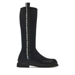 Kozaki LOVE MOSCHINO. Czarne kozaki Love Moschino, bez wzorów, bez obcasa, na płaskiej podeszwie, bez zapięcia. Za 1,099.00 zł.