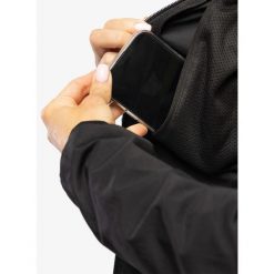 Kurtka softshell damska Marmot Alt HB Hoody. Czarne kurtki przejściowe sportowe Marmot, bez wzorów, z softshellu, bez kaptura, trekkingowe. W wyprzedaży za 541.55 zł.