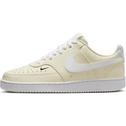 Buty do chodzenia damskie Nike court vision lo nn. Białe buty treningowe Nike, bez wzorów, z gumy, bez zapięcia, trekkingowe, nike court. Za 449.99 zł.
