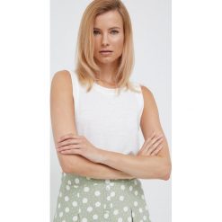 Vero Moda top z domieszką lnu kolor biały. Białe topy Vero Moda, l, bez wzorów, bez kołnierzyka, bez ramiączek. W wyprzedaży za 44.99 zł.