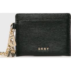 Dkny - Portfel skórzany. Czarne portfele DKNY, bez wzorów, z materiału. W wyprzedaży za 139.90 zł.