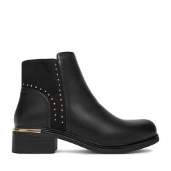 Botki DeeZee. Czarne botki DeeZee, bez wzorów, bez obcasa, na płaskiej podeszwie, bez zapięcia. Za 179.99 zł.