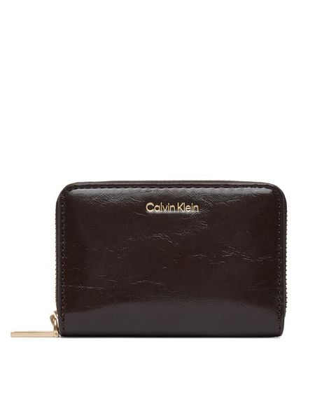 Calvin Klein Portfel Foil Glossy Square Zip Around LV04F1201G Brązowy. Brązowe portfele Calvin Klein, bez wzorów, ze skóry. Za 249.99 zł.