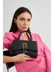 Lucky Bees Torebka w kolorze czarnym - 22 x 16 x 8 cm rozmiar: onesize. Czarne torebki klasyczne Lucky Bees, bez wzorów, z materiału, przez ramię, bez dodatków. Za 73.99 zł.