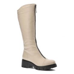 Beżowe Kozaki Simen Modne Wygodne Buty Damskie. Brązowe kozaki Simen, bez wzorów, ze skóry, eleganckie, przed kolano, bez obcasa, bez zapięcia. Za 529.00 zł.