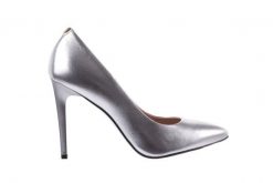 Czółenka Bayla-056 1810-1103 Srebrny 056331, Skóra naturalna - 40. Szare czółenka Bayla, bez wzorów, z materiału, biznesowe, bez obcasa, na obcasie, bez zapięcia. W wyprzedaży za 179.10 zł.