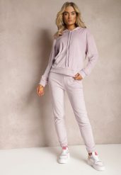 Jasnofioletowy Welurowy Komplet Dresowy Bluza z Kapturem i Spodnie Vilna. Fioletowe bluzy Renee, m, bez wzorów, z dresówki, bez ramiączek, z kapturem. W wyprzedaży za 63.99 zł.