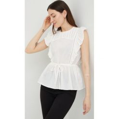 Vero Moda bluzka bawełniana damska kolor biały gładka. Białe bluzki Vero Moda, l, bez wzorów, z bawełny, bez kołnierzyka, bez ramiączek. Za 129.99 zł.