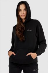 GUESS Czarna bluza damska ze srebrnym logo i kapturem, Rozmiar XS. Czarne bluzy Guess, s, z aplikacjami, bez ramiączek, z kapturem. W wyprzedaży za 289.99 zł.