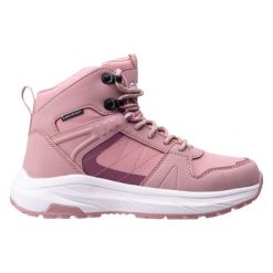 Hi-Tec Buty trekkingowe Rozes Mid Wp WO’S z membraną różowe. Czerwone buty trekkingowe z gumy, bez zapięcia. Za 396.74 zł.