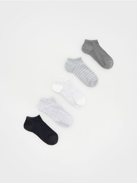Skarpetki 5 pack - szary. Szare skarpetki Reserved, bez wzorów. Za 49.99 zł.