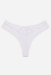 Białe Majtki Typu Stringi z Bawełną i Koronką Zeliche. Białe stringi Renee, bez wzorów, z bawełny. Za 9.99 zł.