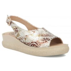 Skórzane sandały damskie na koturnie złote Filippo DS7581. Żółte sandały Filippo, bez wzorów, ze skóry, bez obcasa, na koturnie, bez zapięcia. Za 189.99 zł.