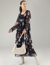 Czarna sukienka w kwiaty. Czarne sukienki Unisono, s, bez wzorów, z tkaniny, bez kołnierzyka, bez ramiączek. Za 349.00 zł.