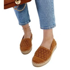 Brązowe koronkowe espadryle na platformie Samra. Brązowe espadryle bez wzorów, z koronki, z okrągłym noskiem, bez obcasa, na platformie. Za 81.83 zł.