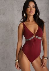 Bordowy Strój Kąpielowy z Paskiem w Geometryczny Print i Wycięciem Helania. Czerwone stroje jednoczęściowe Renee, bez wzorów, wakacyjne. Za 89.99 zł.