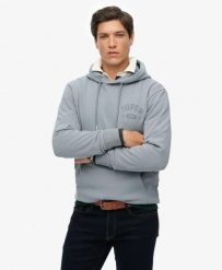 Superdry Bluza z kapturem Athletic Essentials Luźny krój – Flint Stone Blue Grey. Niebieskie bluzy z kapturem Superdry, uniwersalny, bez wzorów, z bawełny, z kapturem. Za 311.50 zł.