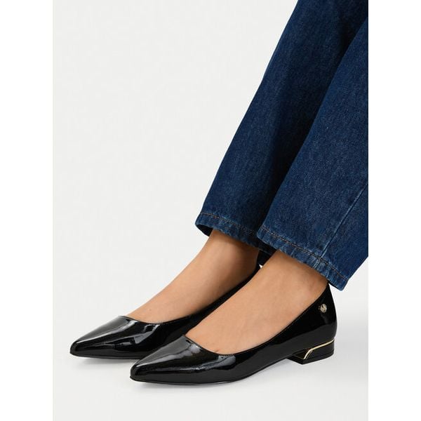 Baleriny MEXX. Czarne baleriny Mexx, bez wzorów, bez obcasa, bez zapięcia. Za 279.99 zł.