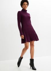 Rozkloszowana sukienka dzianinowa z golfem. Fioletowe sukienki bonprix, bez wzorów, z dzianiny, bez kołnierzyka, bez ramiączek, rozkloszowane. Za 137.99 zł.