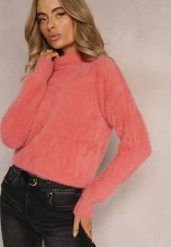Różowy Dzianinowy Sweter z Dłuższym Włosiem i Półgolfem Christiam. Czerwone swetry Renee, s, z aplikacjami, z dzianiny, casualowe, bez ramiączek. W wyprzedaży za 55.99 zł.