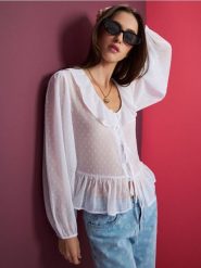 Bluzka z ozdobnymi falbanami - biały. Białe bluzki Sinsay, l, bez wzorów, bez kołnierzyka, bez ramiączek. Za 39.99 zł.