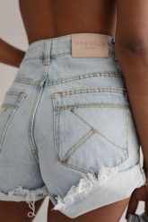 Szorty jeansowe z wysokim stanem w kolorze niebieskim - VANITY BLUE DENIM-S. Niebieskie szorty Marsala, bez wzorów, z denimu, casualowe. Za 349.90 zł.