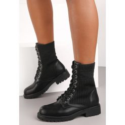 Czarne Botki z Elastyczną Cholewką Hawks. Czarne botki Renee, bez wzorów, klasyczne, bez obcasa, na płaskiej podeszwie, bez zapięcia. W wyprzedaży za 149.99 zł.