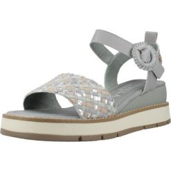 Sandały CARMELA 163155C Niebieski. Niebieskie sandały Carmela, bez wzorów, ze skóry, sportowe, bez obcasa, bez zapięcia. Za 354.99 zł.