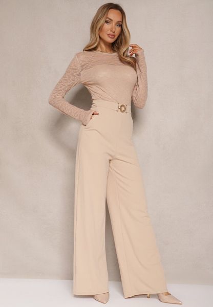 Jasnobeżowy Kombinezon z Koronki z Wiskozą z Wszytym Paskiem z Aplikacją Ninadira. Brązowe sukienki Renee, na spotkanie biznesowe, l, z aplikacjami, z koronki, klasyczne, bez kołnierzyka, bez ramiączek, kopertowe. Za 169.99 zł.