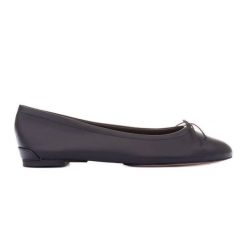 Marco Shoes Baletki Passo czarne. Czarne baleriny bez wzorów, bez obcasa, bez zapięcia. W wyprzedaży za 379.00 zł.