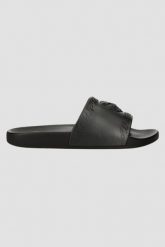 JUST CAVALLI Czarne klapki Fondo Pool. Czarne klapki Just Cavalli, bez wzorów, bez obcasa, bez zapięcia. W wyprzedaży za 189.99 zł.